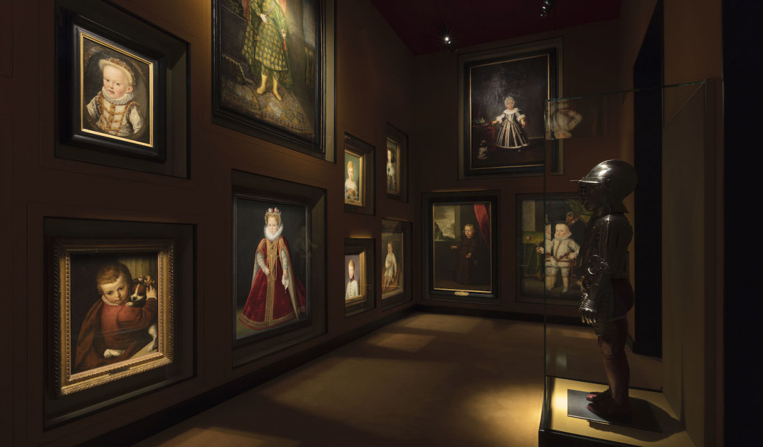 Exhibition view of Il sarcofago di Spitzmaus e altri tesori, a project by Wes Anderson and Juman Malouf at Fondazione Prada. Photo by Andrea Rossetti, courtesy of Fondazione Prada.